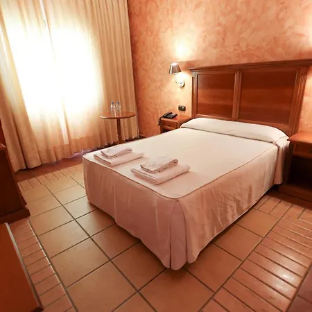 Hospedium Dona Mafalda De Castilla Plasencia