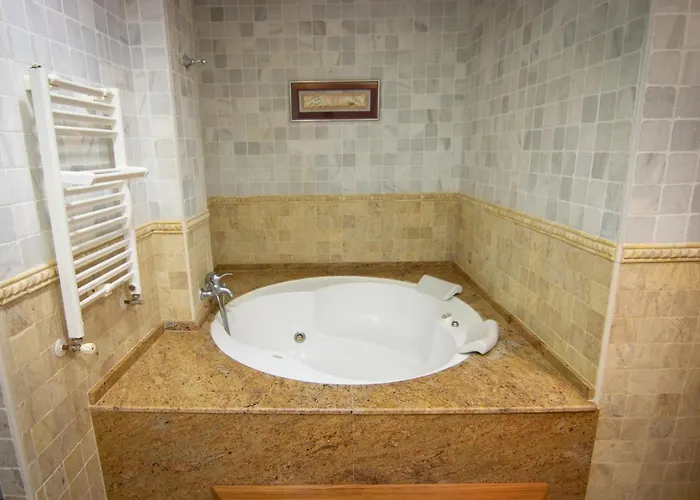 Hospedium Dona Mafalda De Castilla 4* 普拉森西亚